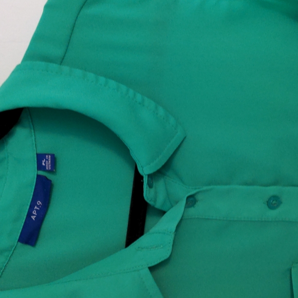 Apt 9 Size PL Beautiful Green Polyester Button Down Blouse - Picture 2 of 4